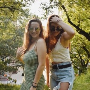 Meet your Posher, Julia